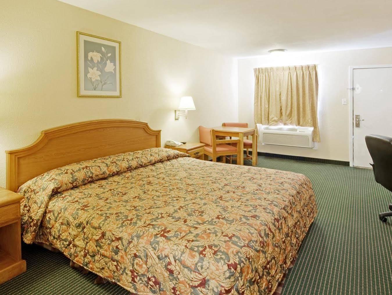 Americas Best Value Inn Gainesville Tx Exterior photo